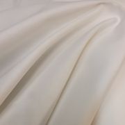 Valkoinen puuvillakangas, 100% puuvillaa, yksivärinen. Marimekko (made in Finland) 002964, lev 140 cm