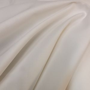 Valkoinen puuvillakangas, 100% puuvillaa, yksivärinen. Marimekko (made in Finland) 002964, lev 140 cm